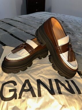 Ganni Two-Tone Brown and White Chunky Lug-Sole Tassel Loafers Sz 40